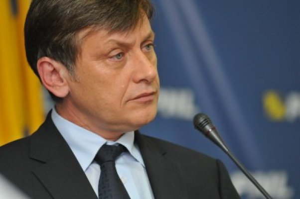 Antonescu: În PNL nu s-a vorbit, de la învestirea Guvernului, despre suspendarea preşedintelui
